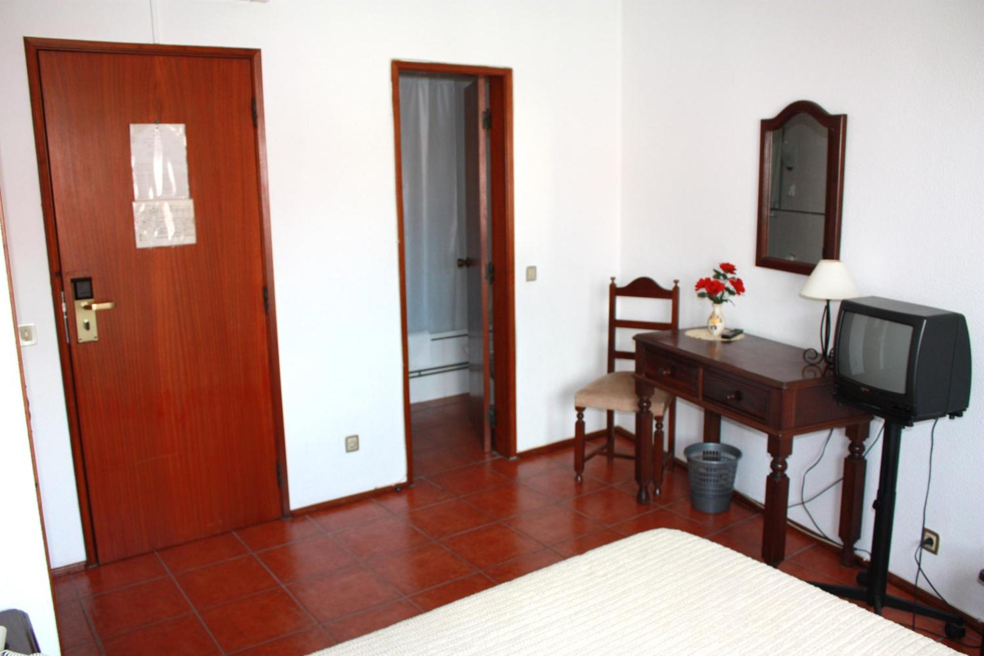 Hotel Dona Leonor Caldas Da Rainha Room photo
