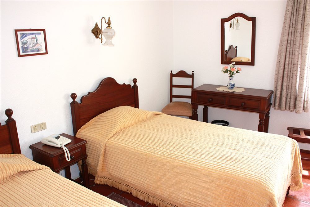 Hotel Dona Leonor Caldas Da Rainha Exterior photo