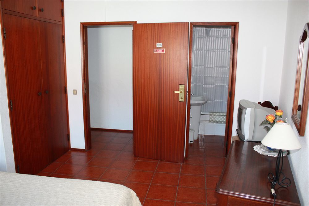 Hotel Dona Leonor Caldas Da Rainha Exterior photo