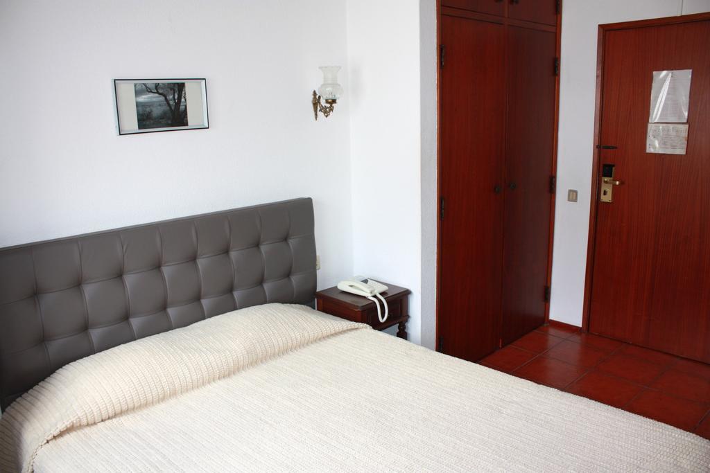 Hotel Dona Leonor Caldas Da Rainha Room photo
